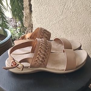 easy spirit sesaphyre tan comfort sandals size 9 N